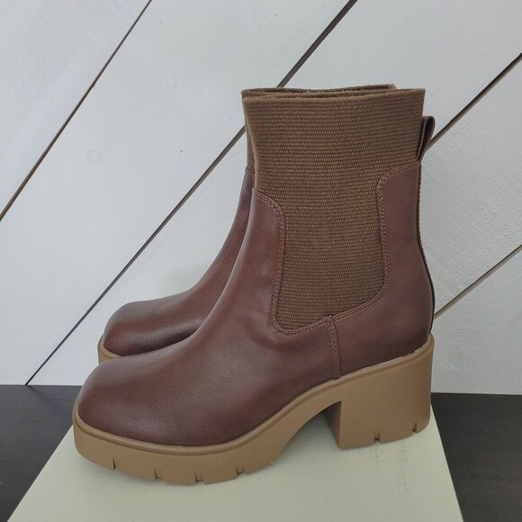 NWT Sun + Stone SS Verity Chunky Heel Brown Ankle Chelsea Boots 10M Women's - Picture 2 of 10